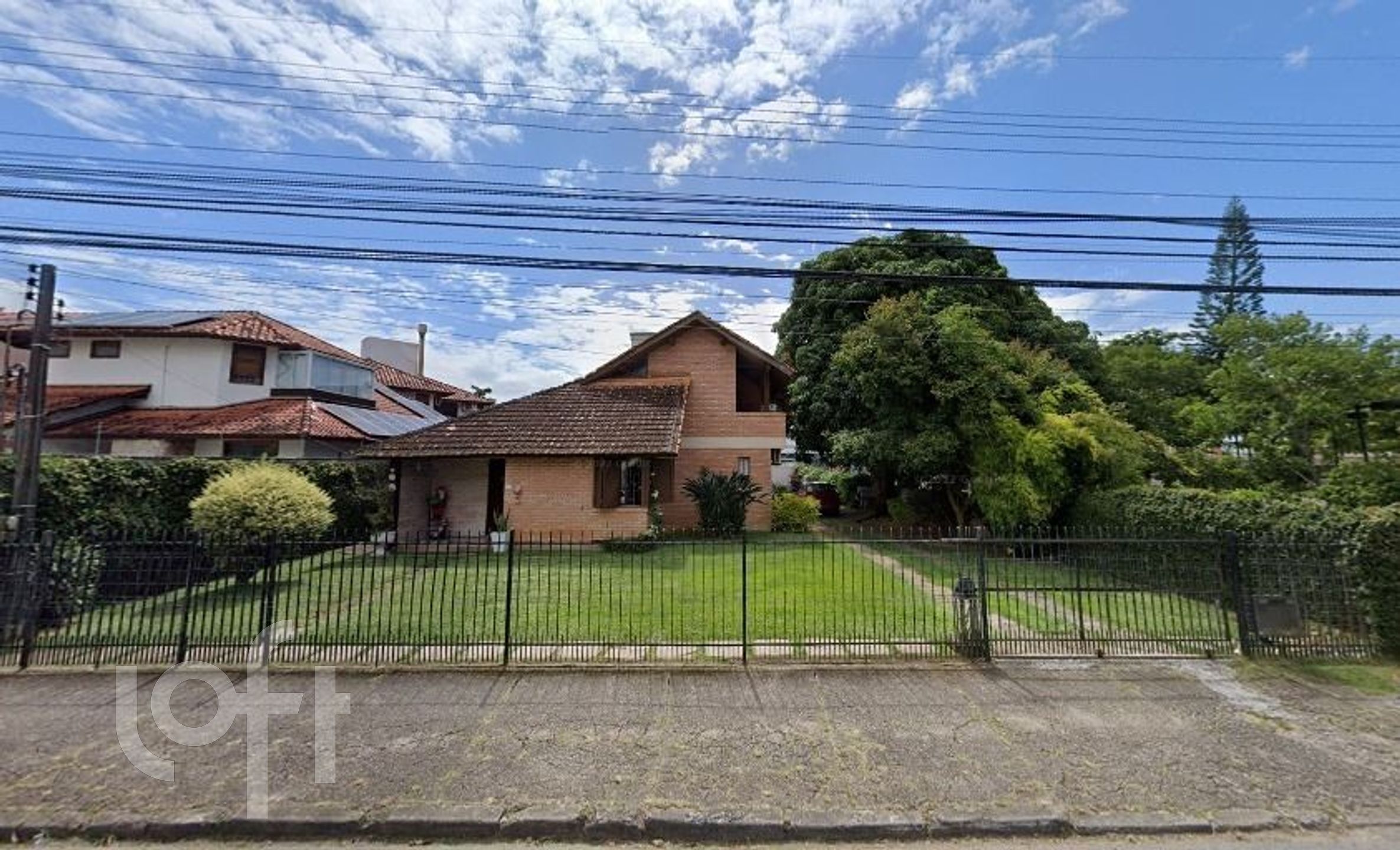 Casa Residencial com 165m², 3 quartos, no bairro Córrego Grande em Florianópolis