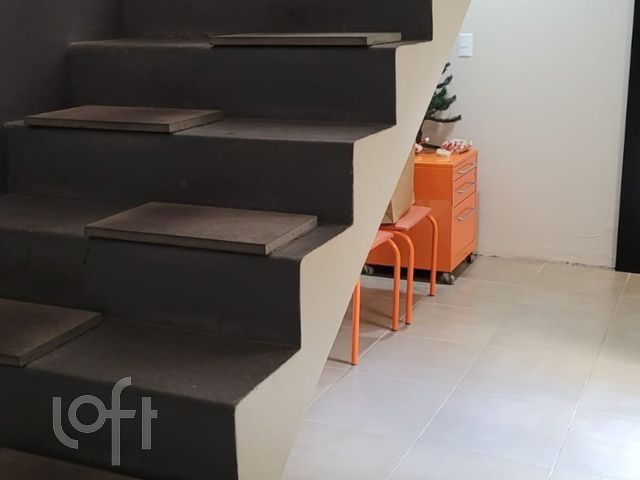 Casa com 200m², 5 dormitórios, 2 vagas, São João em Porto Alegre