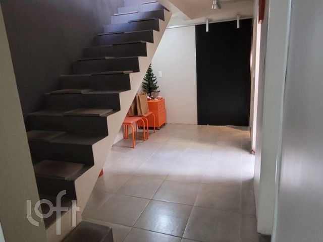 Casa com 200m², 5 dormitórios, 2 vagas, São João em Porto Alegre