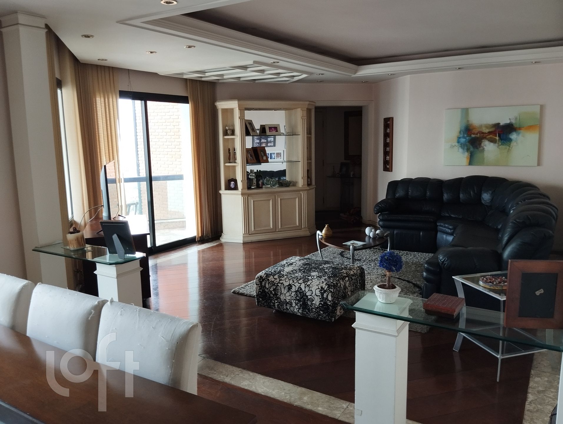 Apartamento à venda com 3 quartos, 160m² - Foto 2