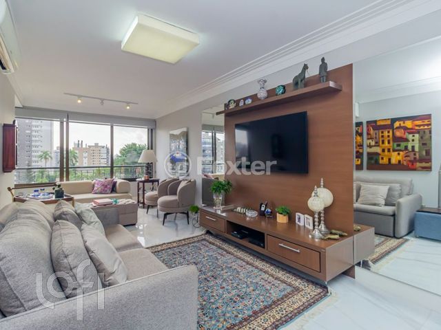 Apartamento com 110m², 3 dormitórios, 1 suíte, 2 vagas, Petrópolis em Porto Alegre