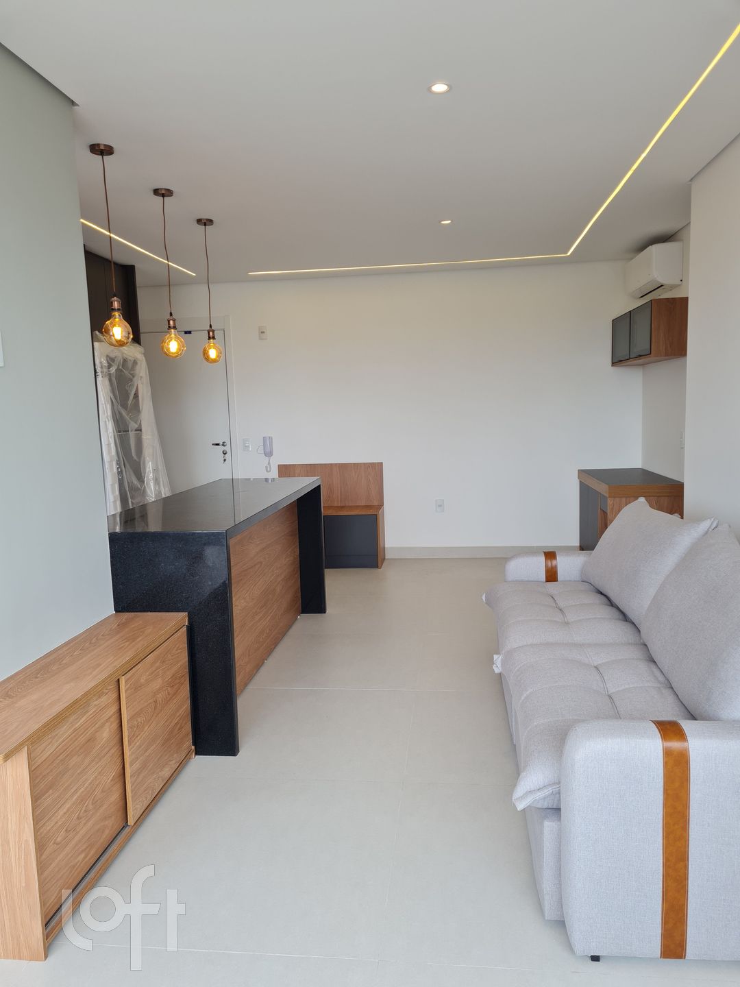 Apartamento à venda com 2 quartos, 70m² - Foto 1