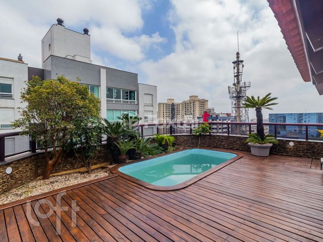 Apartamento com 337m², 3 dormitórios, 1 suíte, 2 vagas, Petrópolis em Porto Alegre