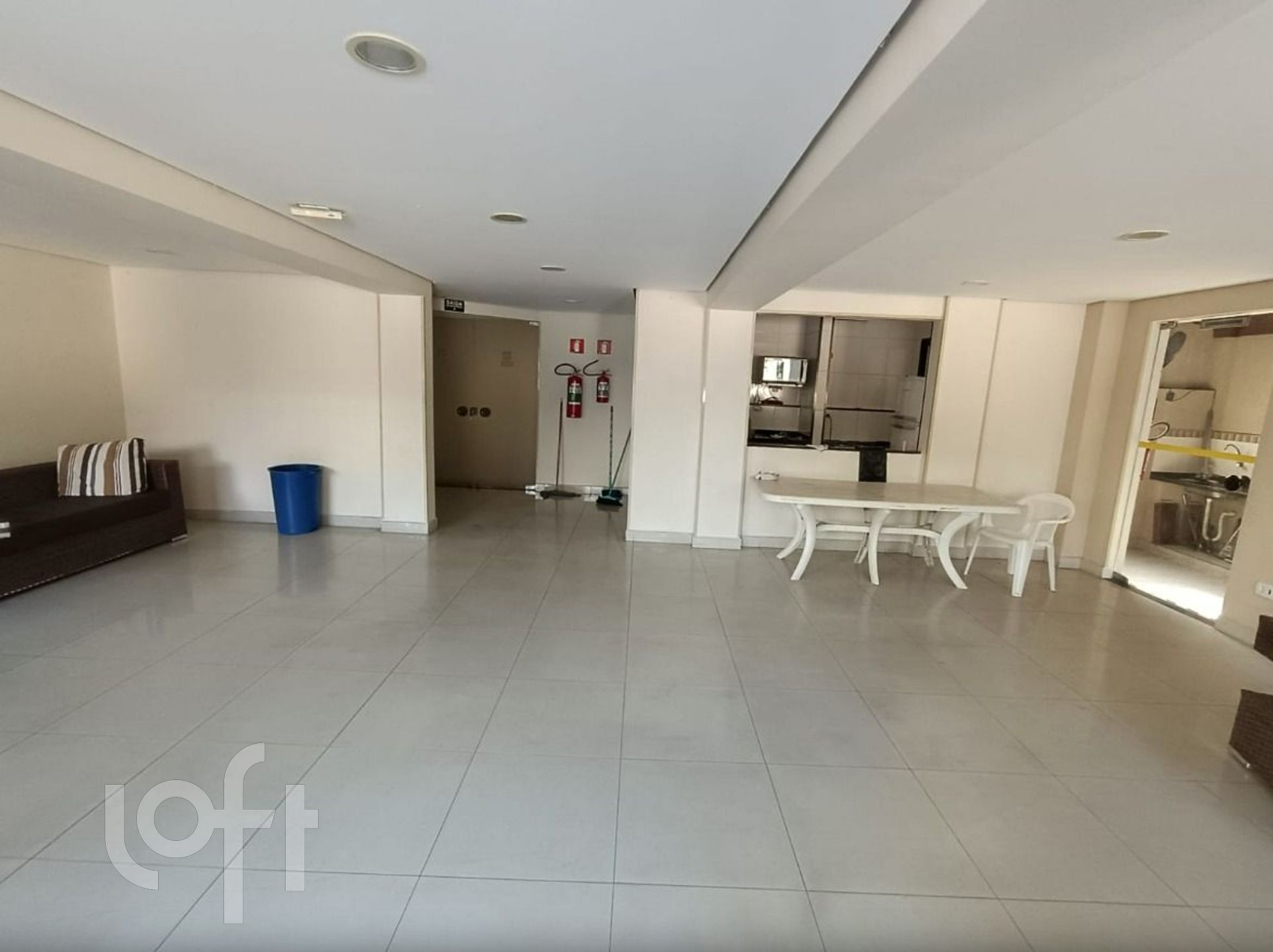 Apartamento à venda com 1 quarto, 50m² - Foto 18