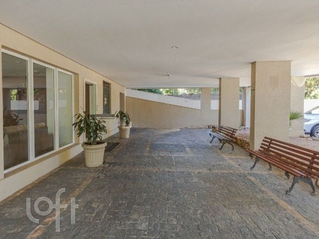 Apartamento com 110m², 3 dormitórios, 1 suíte, 2 vagas, Higienópolis em Porto Alegre