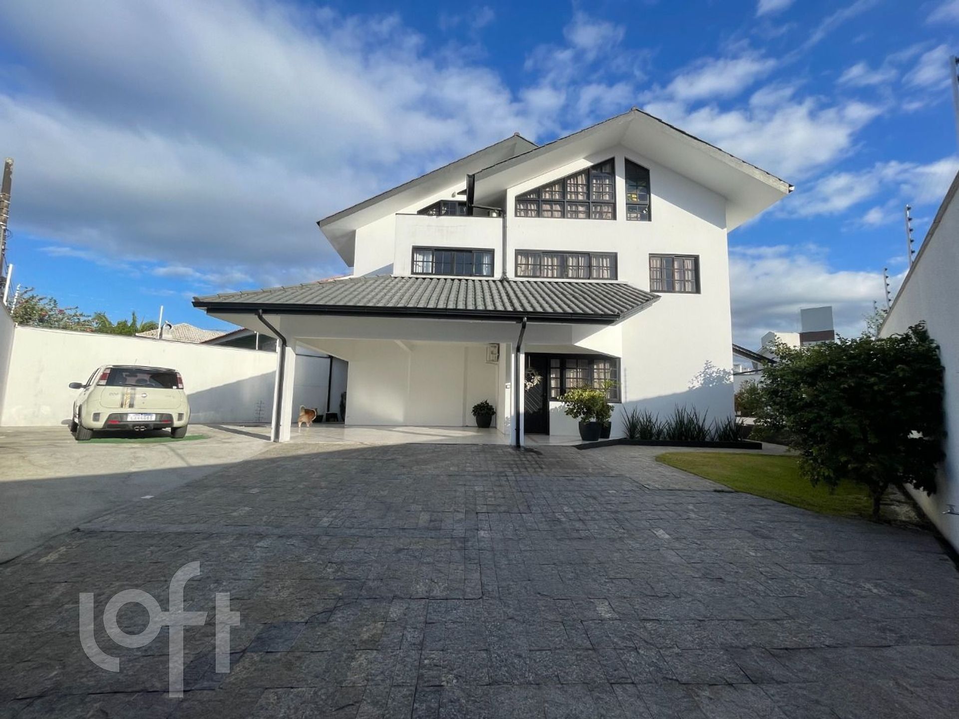 Casa à venda em Centro com 200 m², 4 quartos, 2 suítes, 3 vagas