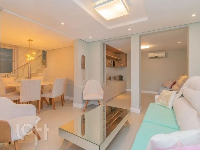 Casa com 388m², 3 dormitórios, 1 suíte, 3 vagas, Vila Ipiranga em Porto Alegre