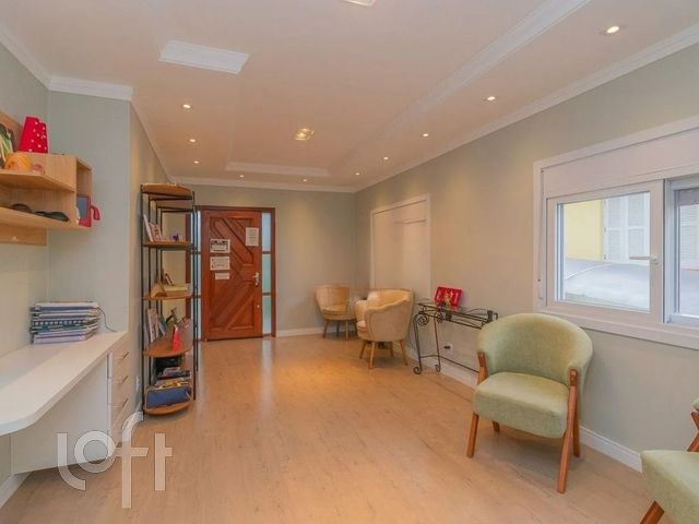 Casa com 388m², 3 dormitórios, 1 suíte, 3 vagas, Vila Ipiranga em Porto Alegre