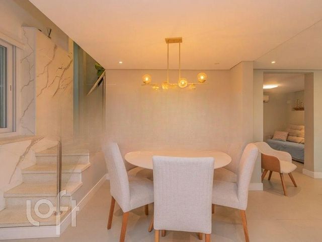 Casa com 388m², 3 dormitórios, 1 suíte, 3 vagas, Vila Ipiranga em Porto Alegre