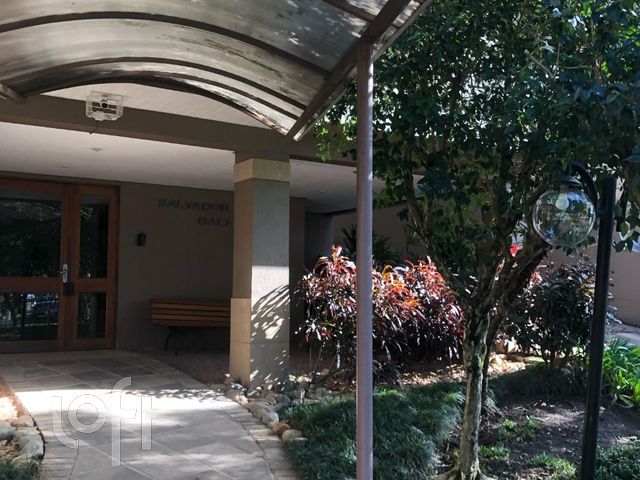 Apartamento com 73m², 2 dormitórios, 1 suíte, 2 vagas, Petrópolis em Porto Alegre