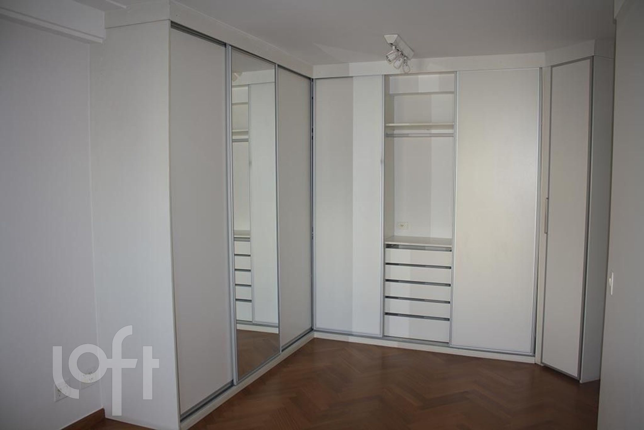 Apartamento à venda com 4 quartos, 200m² - Foto 12