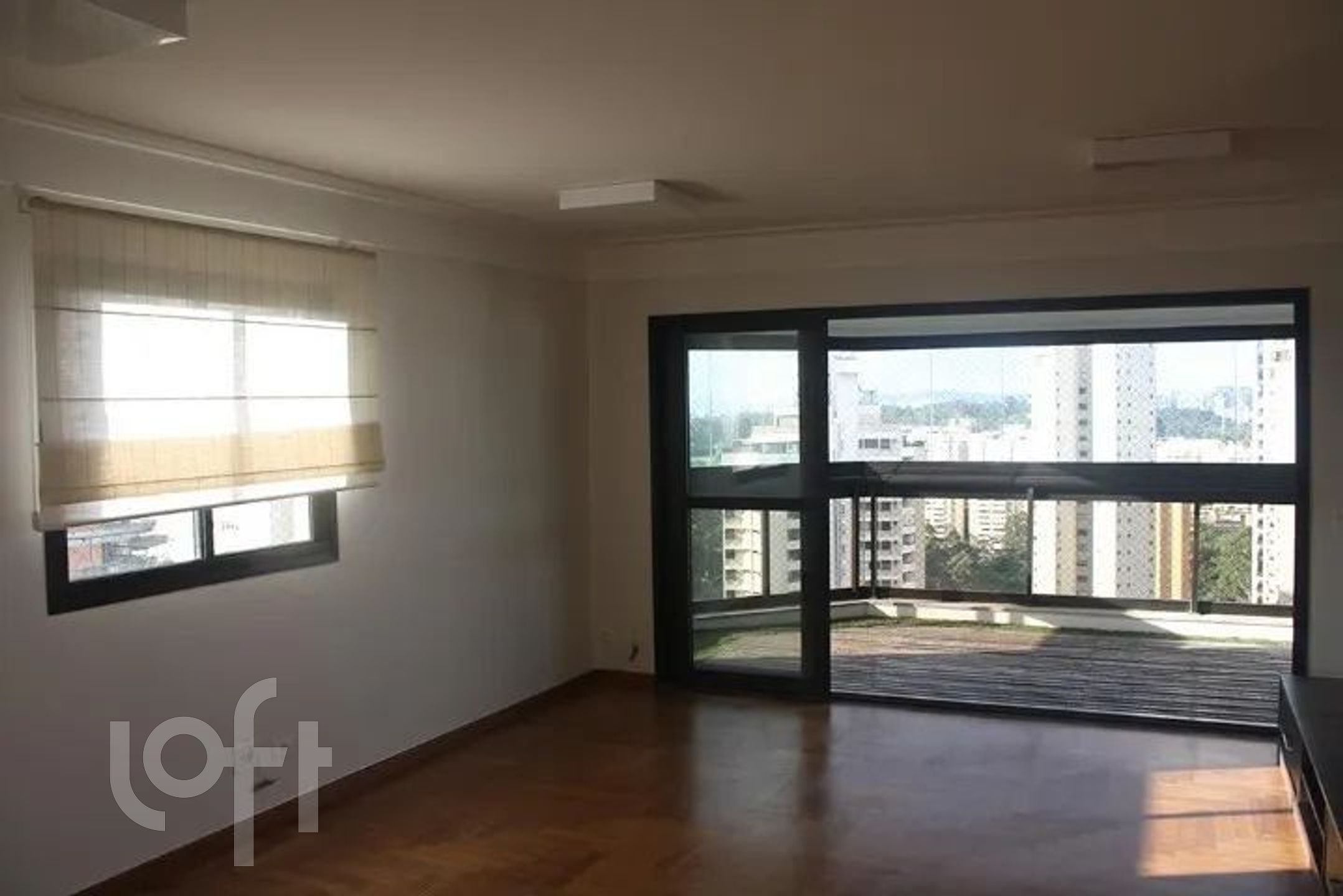 Apartamento à venda com 4 quartos, 200m² - Foto 1