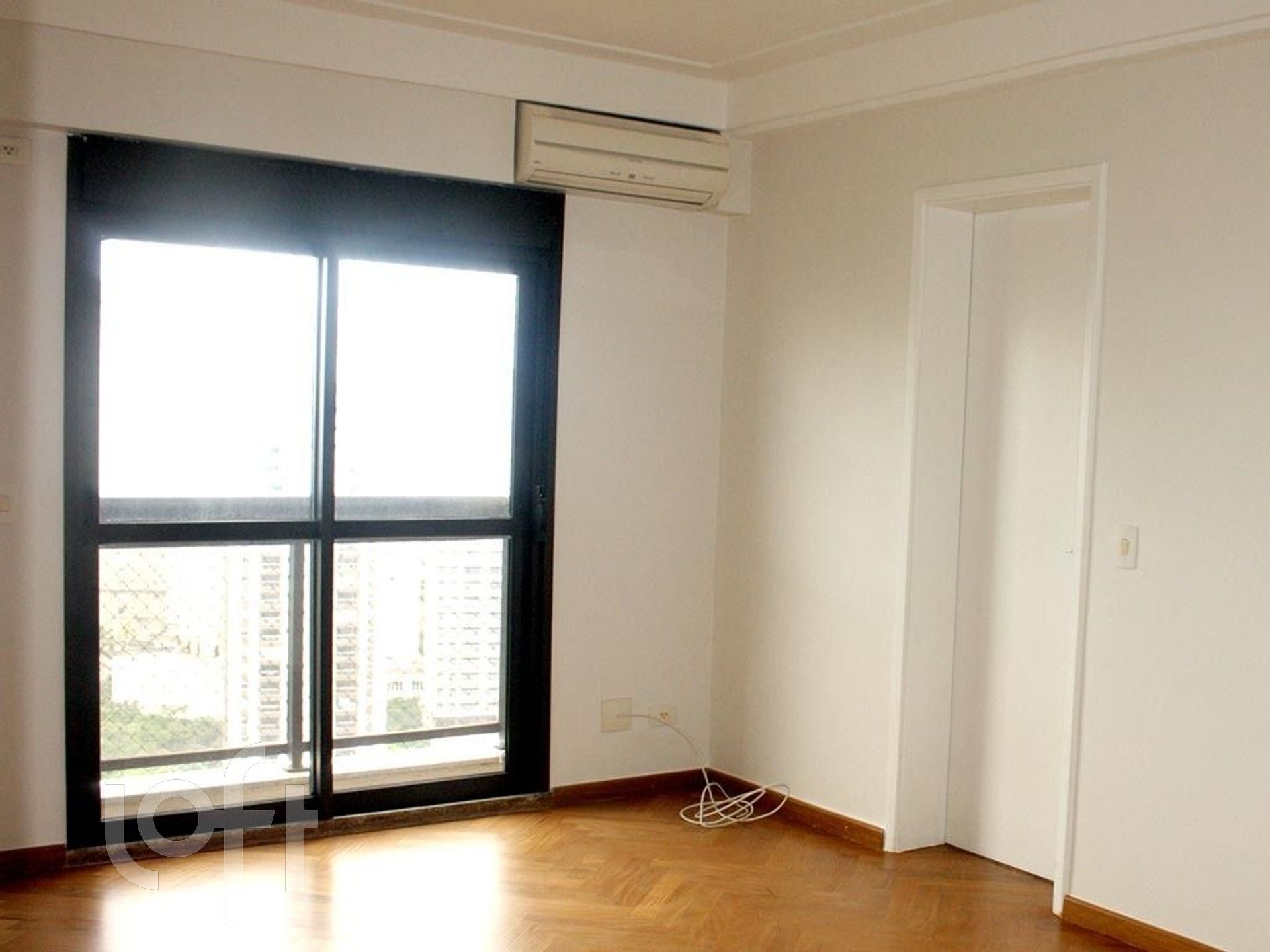 Apartamento à venda com 4 quartos, 200m² - Foto 7