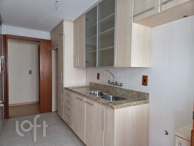 Apartamento com 90m², 3 dormitórios, 1 suíte, 2 vagas, Jardim Botânico em Porto Alegre