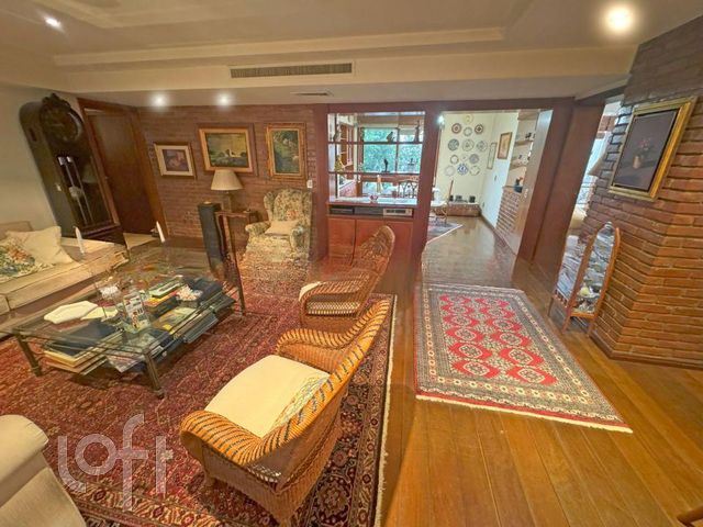 Apartamento com 240m², 4 dormitórios, 1 suíte, 2 vagas, Independência em Porto Alegre