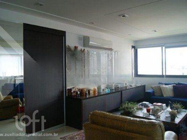 Apartamento com 122m², 2 dormitórios, 1 suíte, 2 vagas, Petrópolis em Porto Alegre