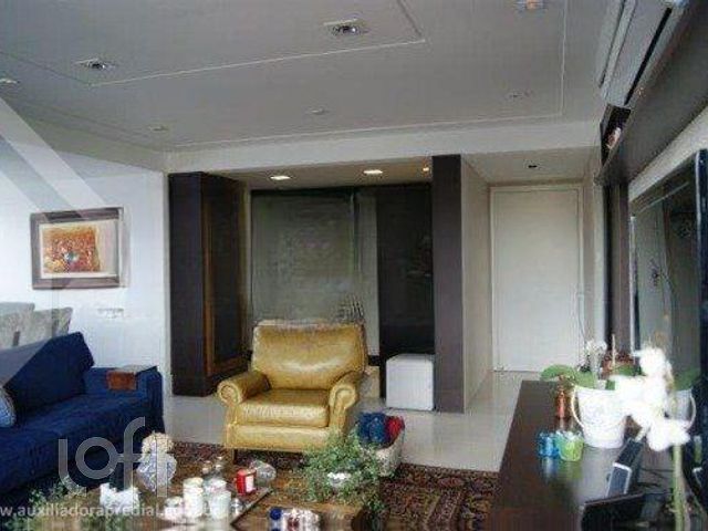 Apartamento com 122m², 2 dormitórios, 1 suíte, 2 vagas, Petrópolis em Porto Alegre