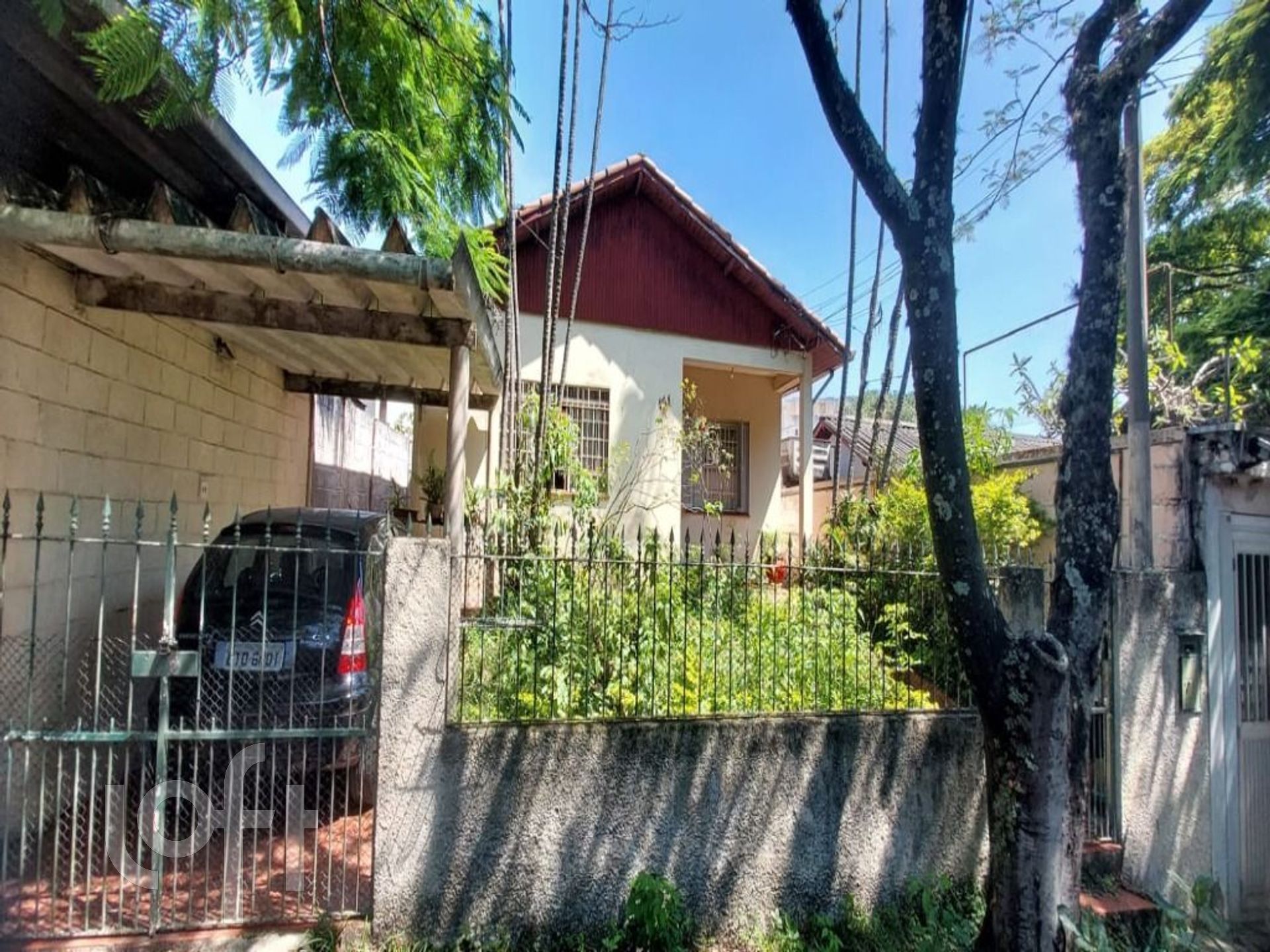 Casa à venda com 3 quartos, 100m² - Foto 1