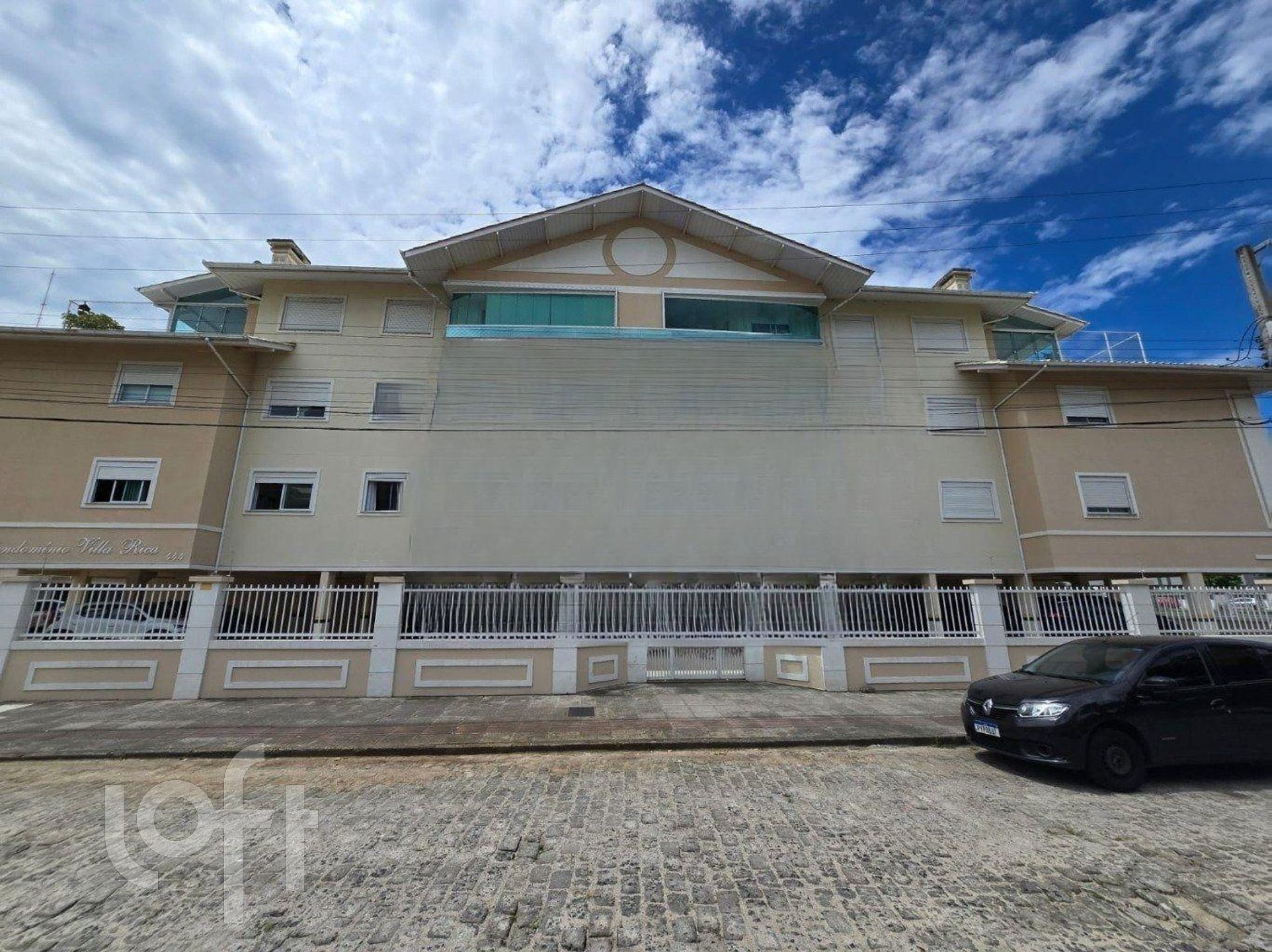 Apartamento à venda em Ingleses com 190 m², 4 quartos, 2 vagas