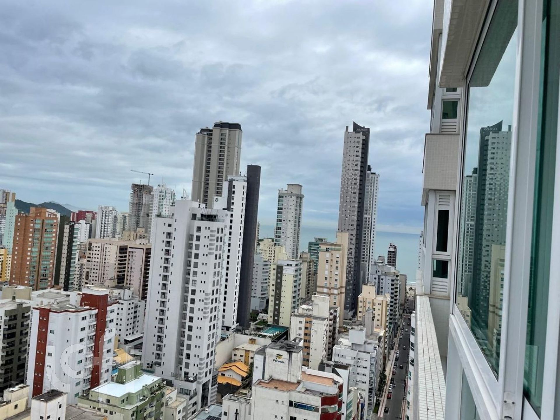 Apartamento à venda em Centro com 148 m², 4 quartos, 4 suítes, 3 vagas