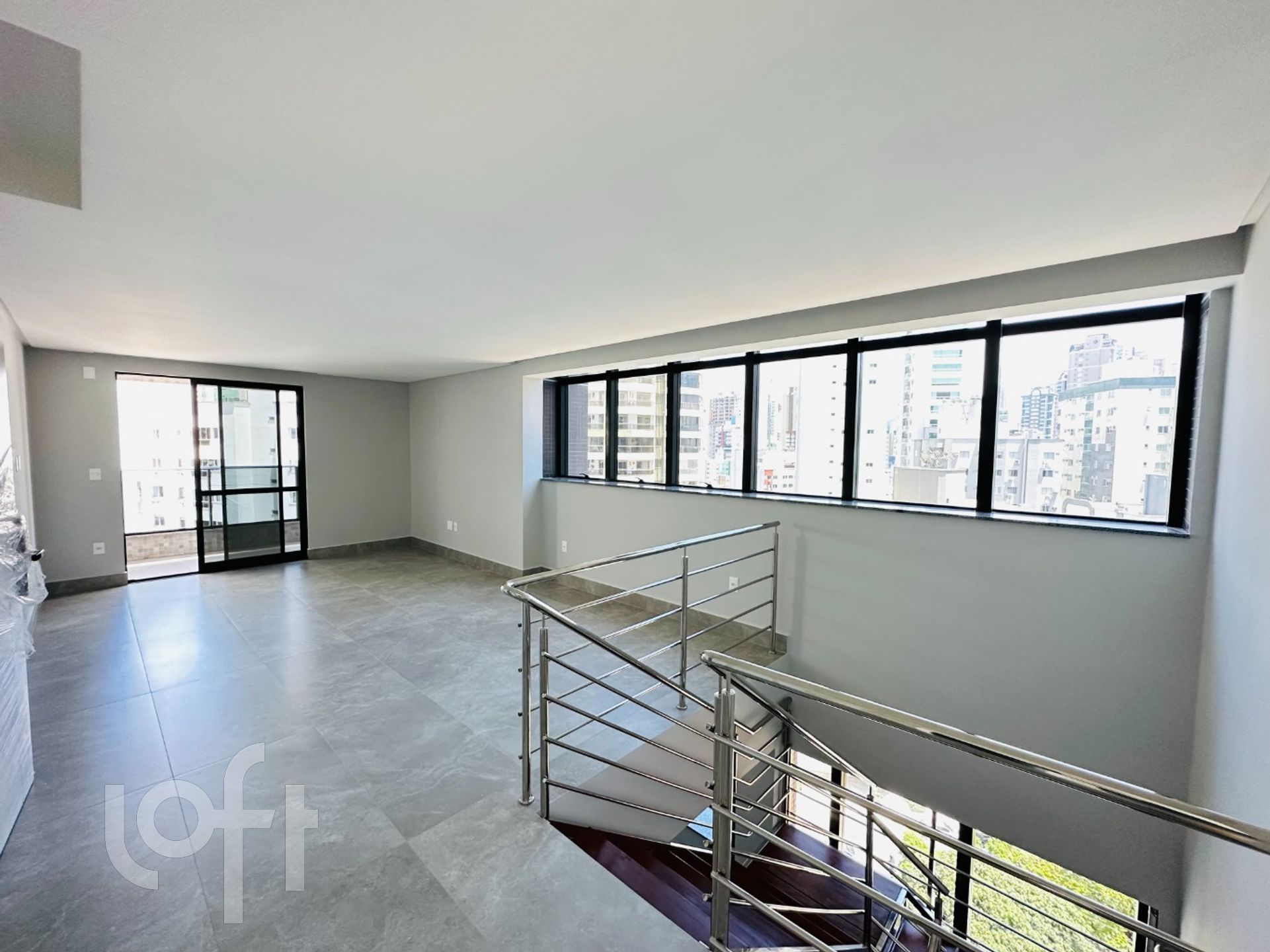 Apartamentos com 191m², 3 quartos, 3 suítes, 3 garagens, no bairro Centro em Balneário Camboriú