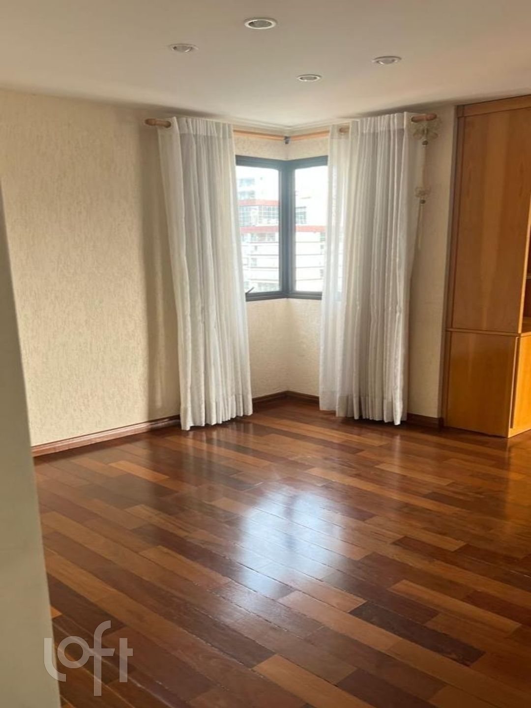 Apartamento à venda com 3 quartos, 140m² - Foto 3