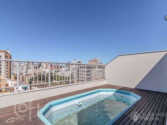 Apartamento com 180m², 3 dormitórios, 1 suíte, 2 vagas, Petrópolis em Porto Alegre