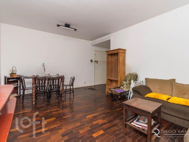 Apartamento com 95m², 3 dormitórios, 1 suíte, 2 vagas, Floresta em Porto Alegre