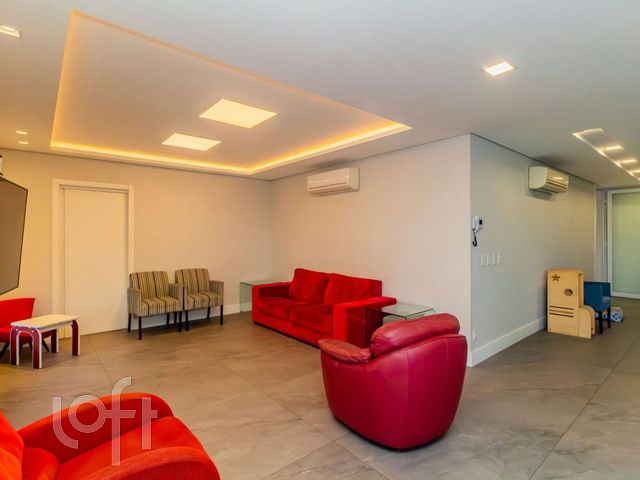 Casa com 310m², 3 dormitórios, 3 suítes, 3 vagas, Três Figueiras em Porto Alegre