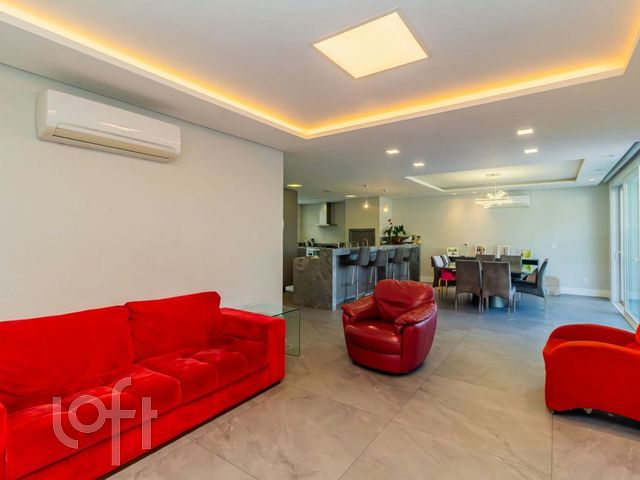 Casa com 310m², 3 dormitórios, 3 suítes, 3 vagas, Três Figueiras em Porto Alegre