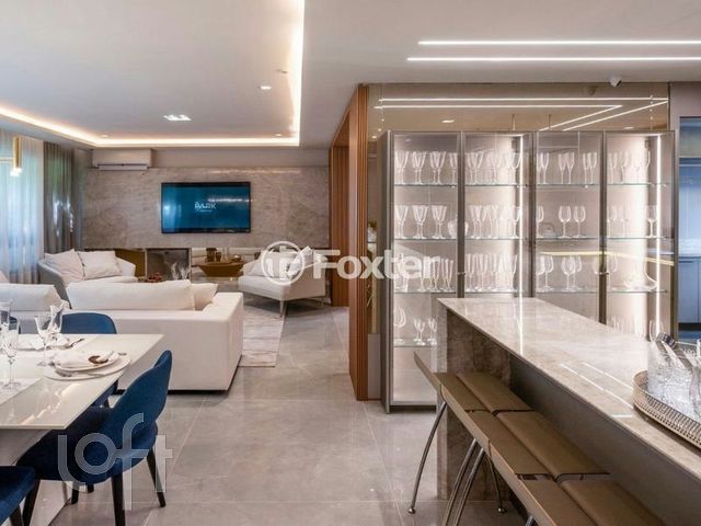 Apartamento com 143m², 3 dormitórios, 3 suítes, 3 vagas, Rio Branco em Porto Alegre
