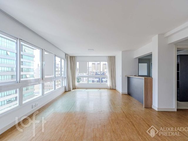 Apartamento com 113m², 3 dormitórios, 2 suítes, 2 vagas, Menino Deus em Porto Alegre