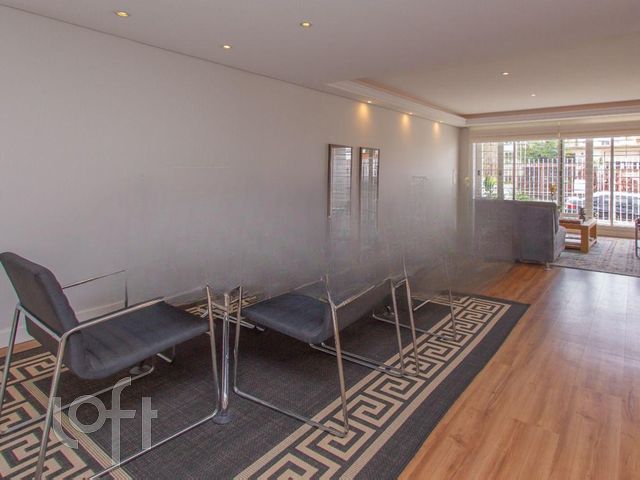 Casa com 291m², 4 dormitórios, 2 suítes, 2 vagas, Chácara das Pedras em Porto Alegre