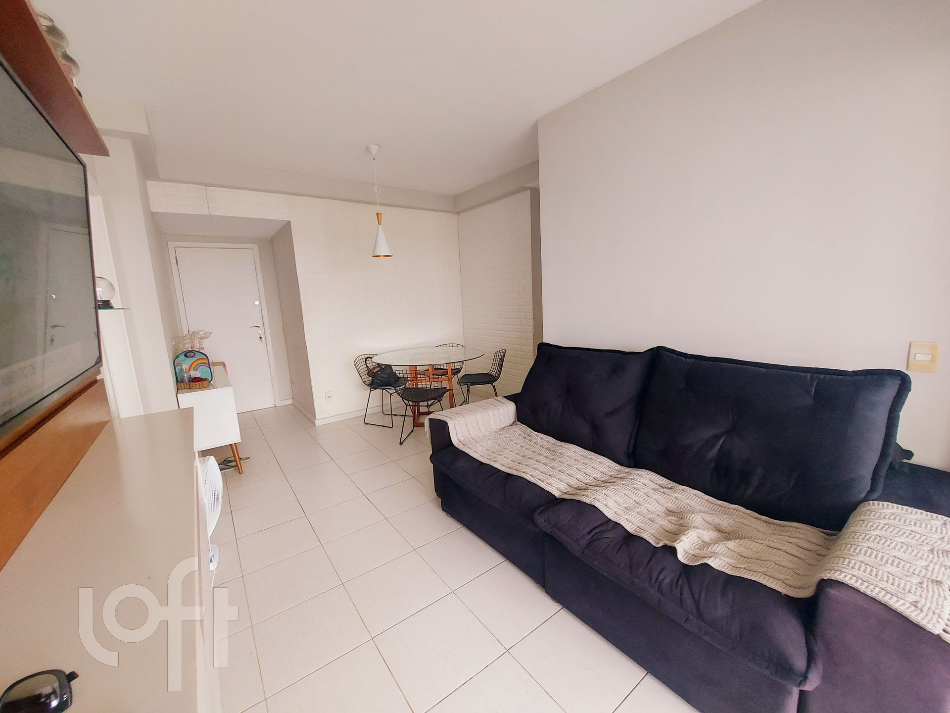 Apartamento à venda com 2 quartos, 68m² - Foto 2