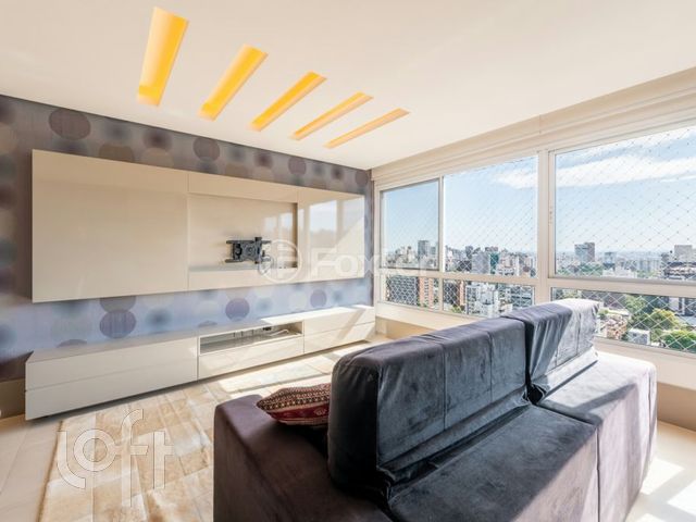 Apartamento com 93m², 2 dormitórios, 2 suítes, 3 vagas, Rio Branco em Porto Alegre