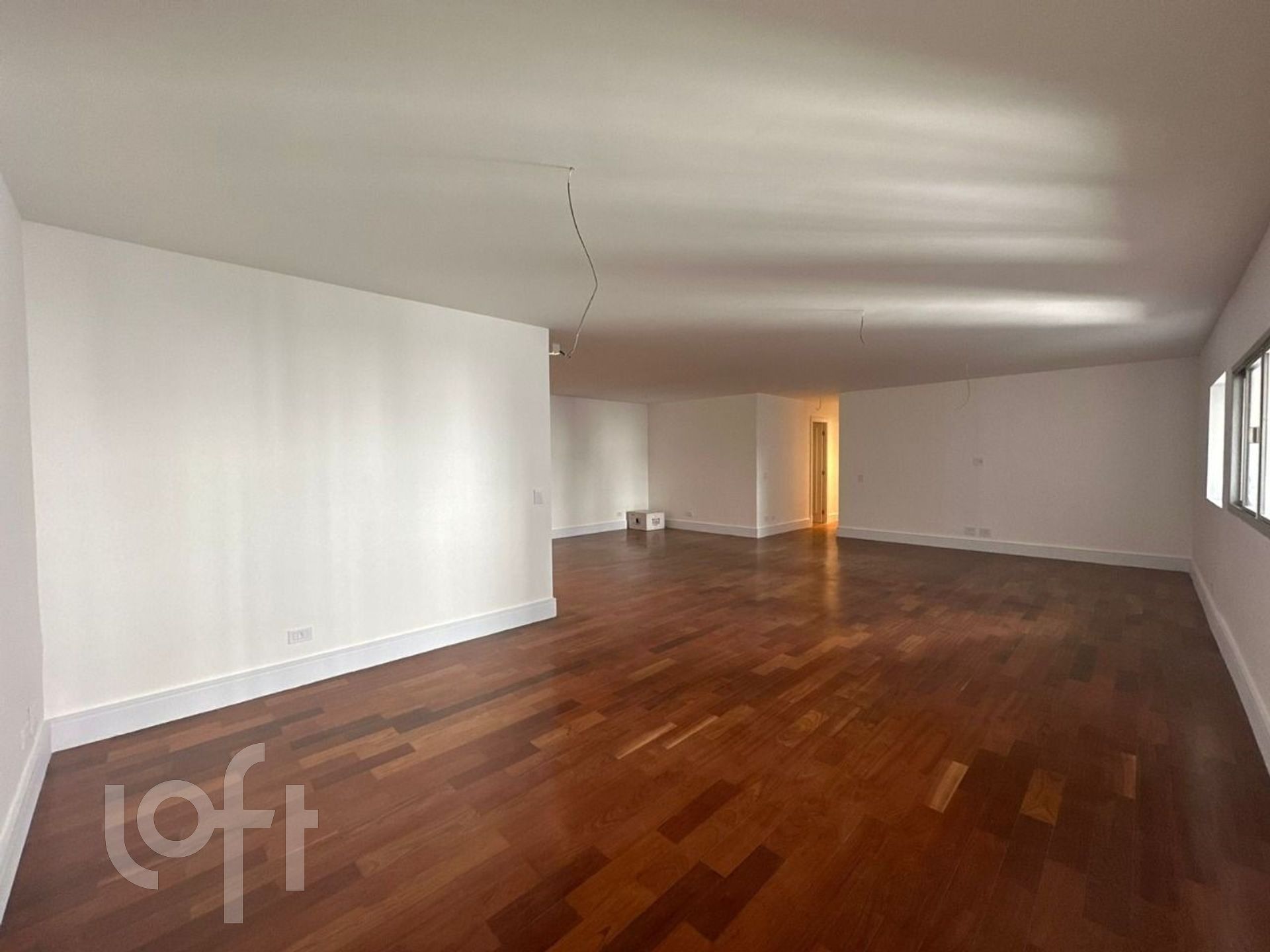 Apartamento à venda com 3 quartos, 175m² - Foto 1