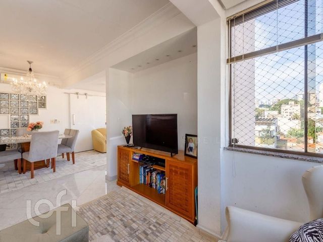 Apartamento com 101m², 3 dormitórios, 1 suíte, 2 vagas, Higienópolis em Porto Alegre