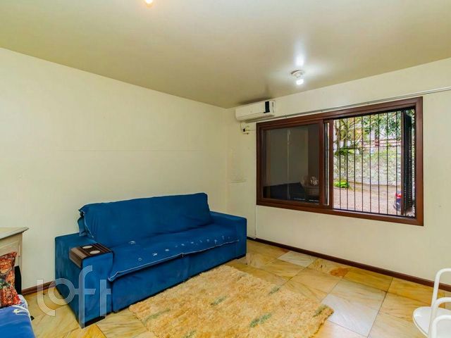 Casa com 335m², 5 dormitórios, 2 suítes, 4 vagas, Chácara das Pedras em Porto Alegre