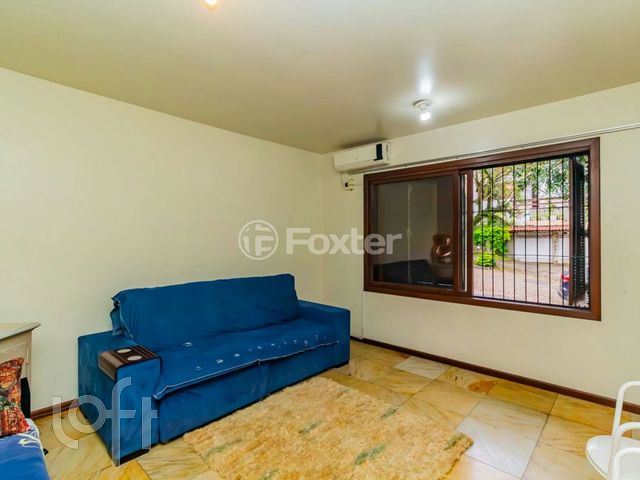 Casa com 335m², 5 dormitórios, 2 suítes, 4 vagas, Chácara das Pedras em Porto Alegre
