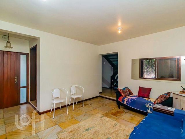 Casa com 335m², 5 dormitórios, 2 suítes, 4 vagas, Chácara das Pedras em Porto Alegre