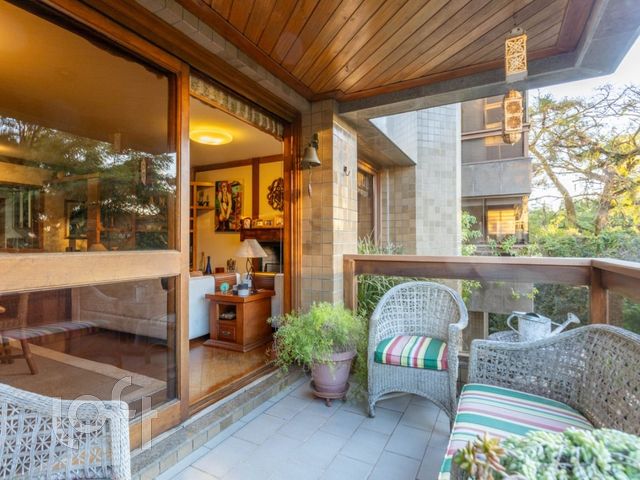 Apartamento com 142m², 4 dormitórios, 2 suítes, 2 vagas, Higienópolis em Porto Alegre