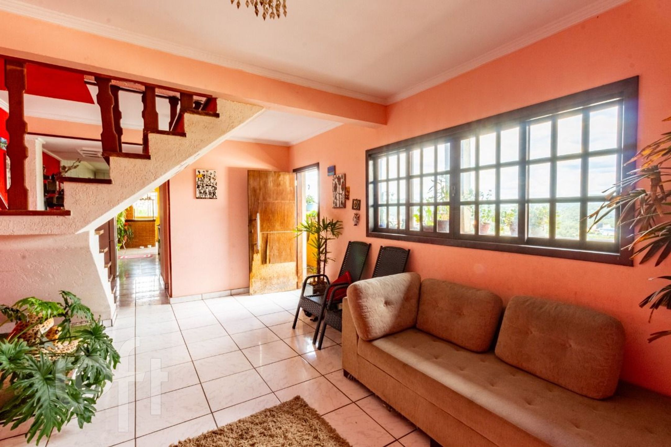 Casa à venda com 3 quartos, 120m² - Foto 1