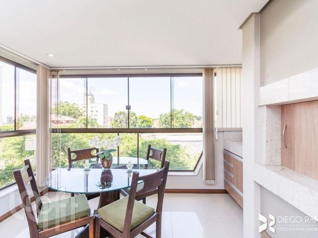 Apartamento com 118m², 3 dormitórios, 1 suíte, 1 vaga, Jardim Europa em Porto Alegre