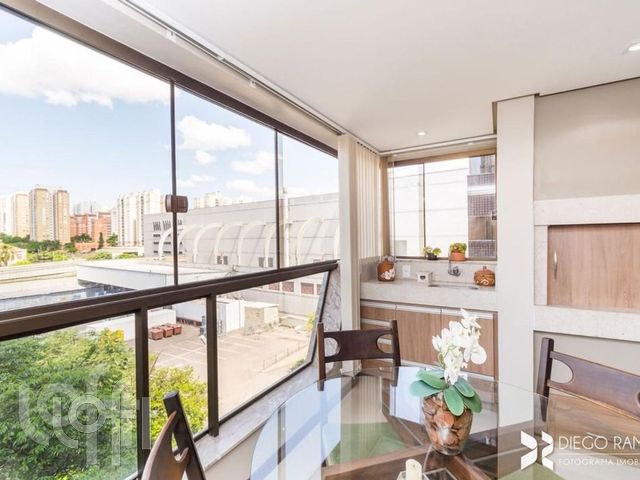 Apartamento com 118m², 3 dormitórios, 1 suíte, 1 vaga, Jardim Europa em Porto Alegre