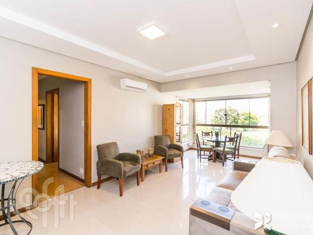 Apartamento com 118m², 3 dormitórios, 1 suíte, 1 vaga, Jardim Europa em Porto Alegre