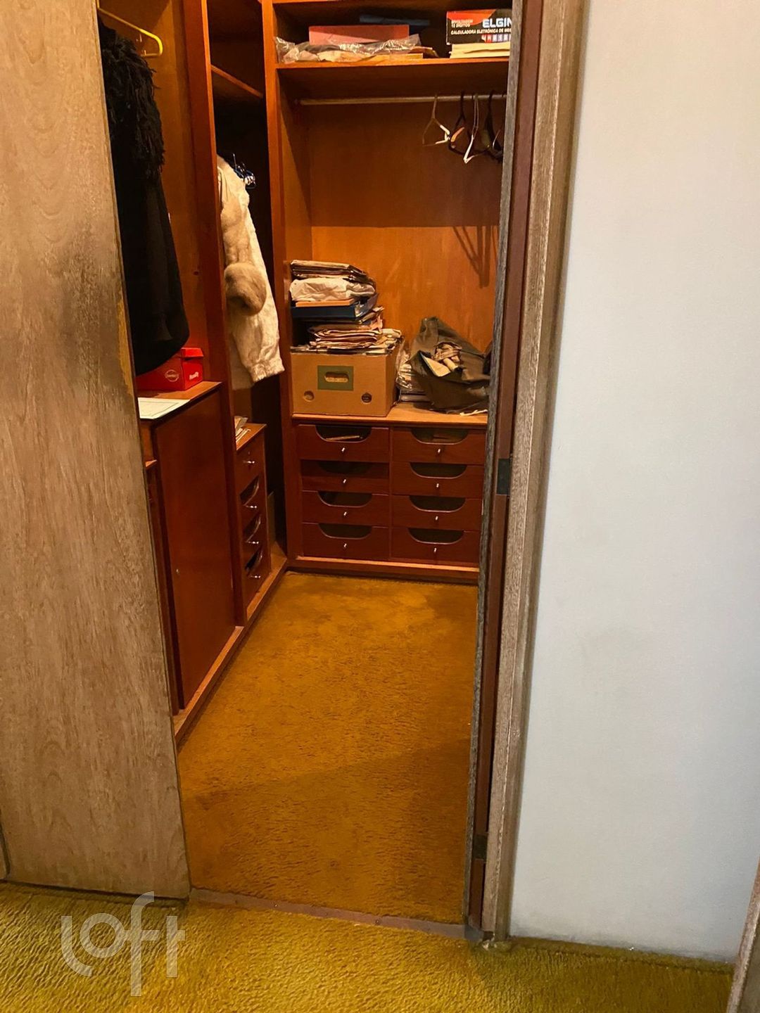 Apartamento à venda com 3 quartos, 181m² - Foto 2