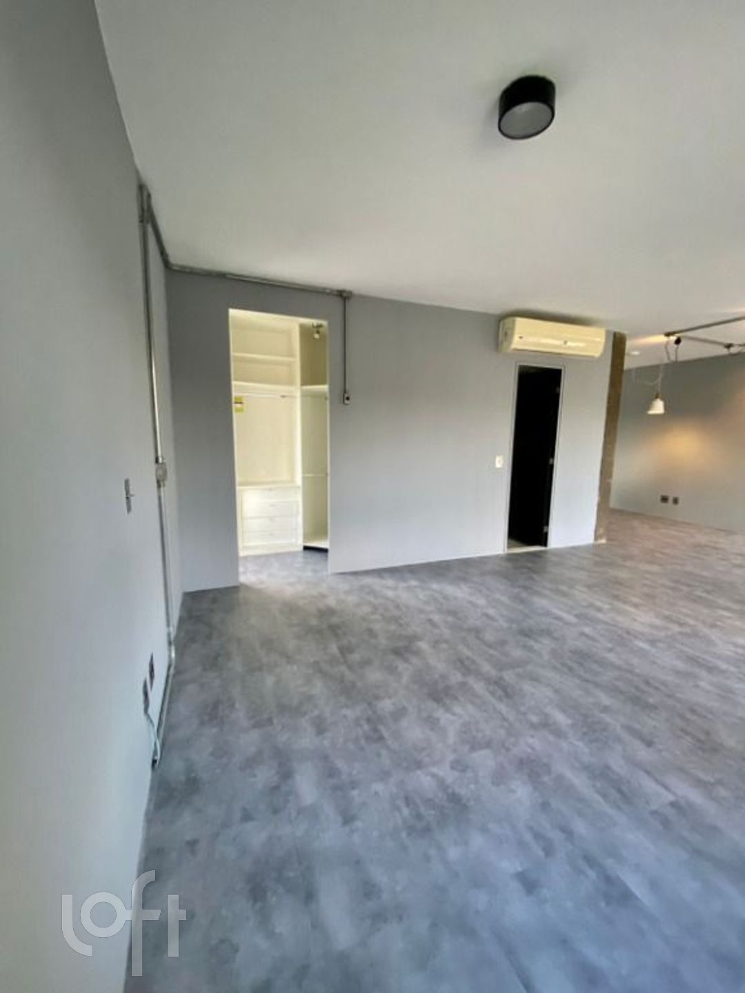 Apartamento à venda com 1 quarto, 70m² - Foto 17