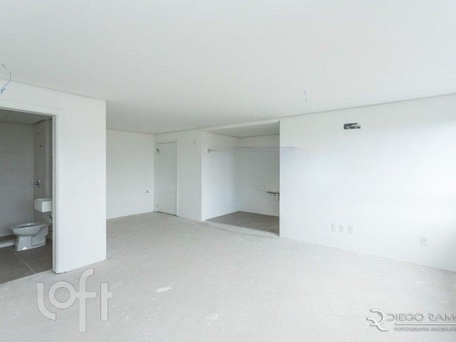 Apartamento com 76m², 2 dormitórios, 1 suíte, 2 vagas, São João em Porto Alegre