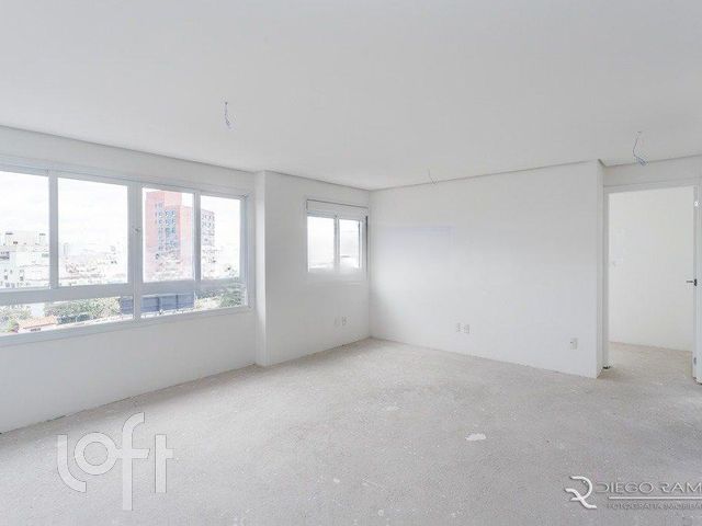 Apartamento com 76m², 2 dormitórios, 1 suíte, 2 vagas, São João em Porto Alegre