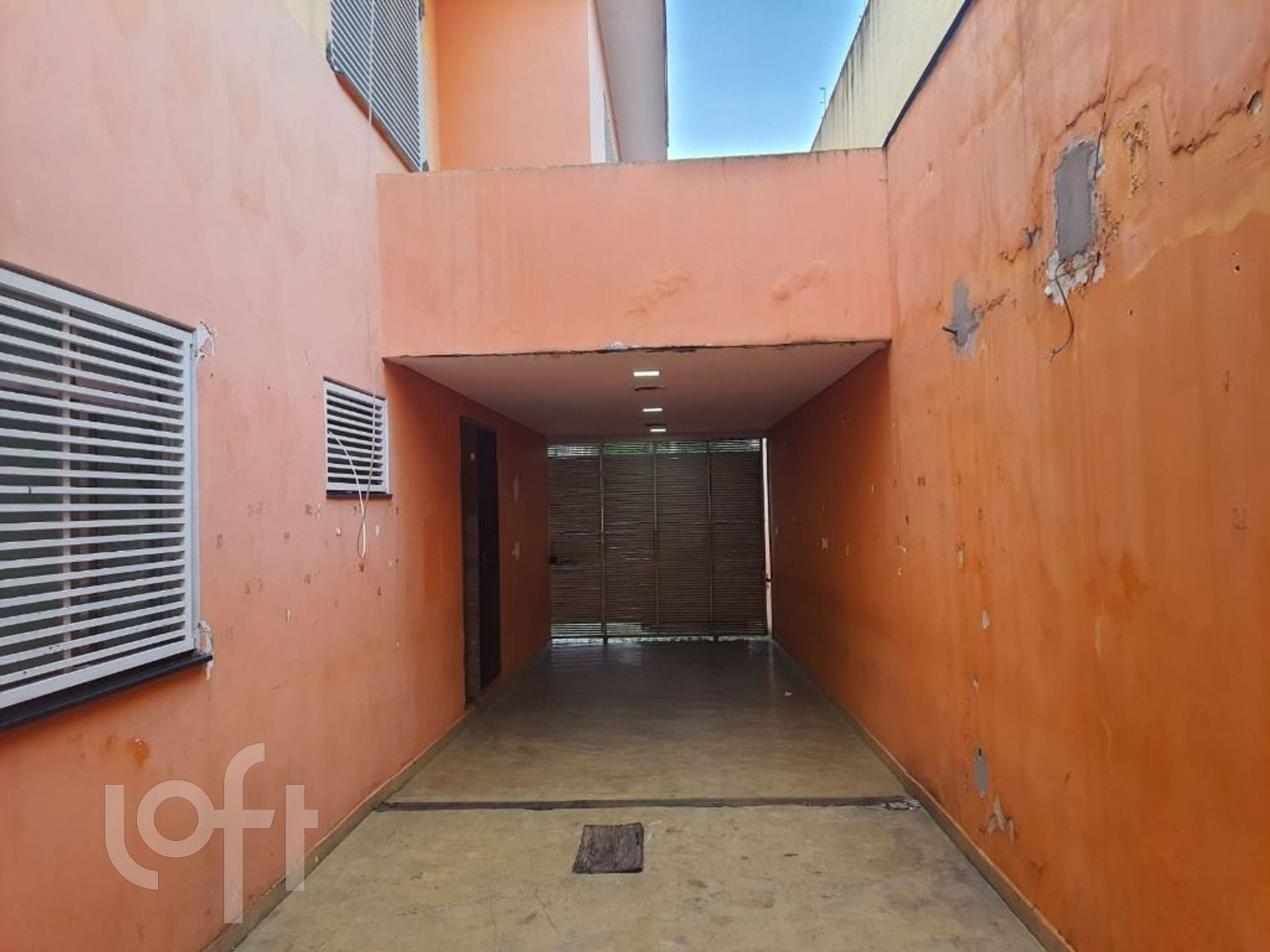 Casa à venda com 4 quartos, 450m² - Foto 4